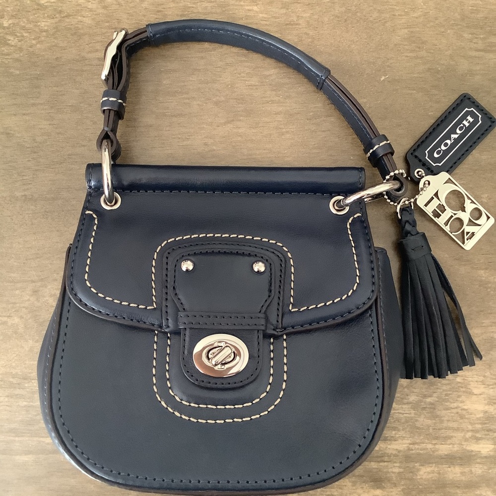 LIKE NEW COACH willis legacy crossbody bags.